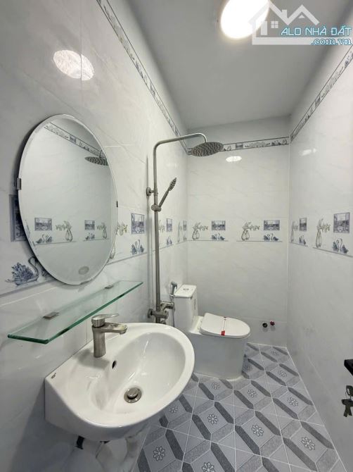 NHÀ 5 TẦNG - 4x15m - TÂN THỚI NHẤT - ĐƯỜNG XE HƠI 2 CHIỀU - QUẬN 12 - GIÁ 7.6 TỶ - 3