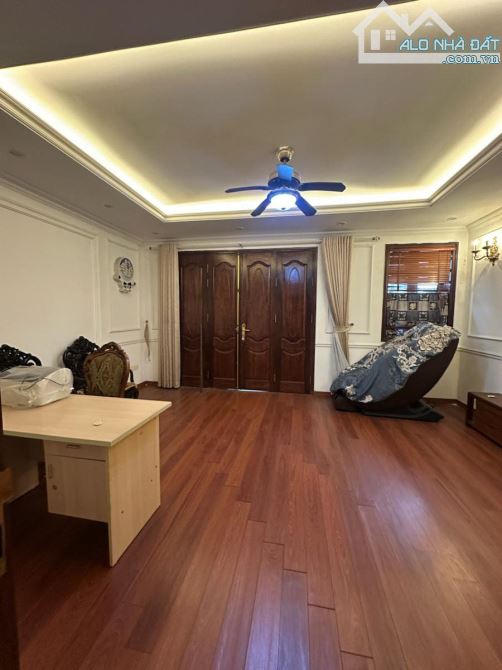 BÁN NHÀ HÀO NAM - DT 75M2 x 3T - MT 4,2M - 11,5 TỶ - LÔ GÓC - KINH DOANH - GẦN NGÕ Ô TÔ - 3