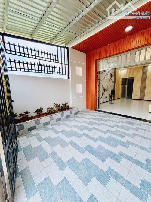 Nhà Ngộp 1 Lầu 5 x 20m Ngay Vòng Xoay Tân Kim 4PN 2WC Sổ Hồng Riêng Hỗ Trợ Bank - 3