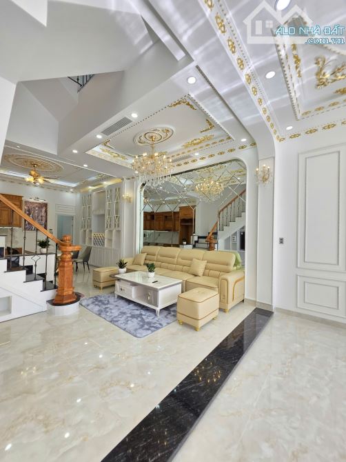 Bán nhà Tân Cổ Điển, full nội thất p.An Phú, Tp.Thuận An chỉ 5,8 tỷ TL M6402 - 3