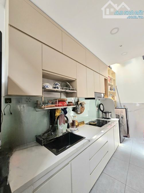 NHÀ 2 TẦNG MỚI XINH, 32M2, 100M RA TRƯƠNG THỊ HOA,  SAU LƯNG  SIÊU THỊ METRO, CHỈ 3.09 TỶ - 3