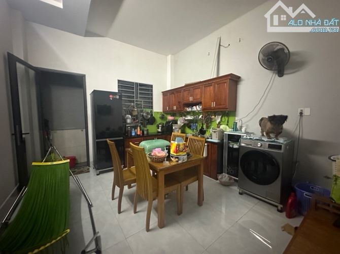 BÁN NHÀ CHÍNH CHỦ TRANG BÌA,HẺM TẢI TẬN NHÀ PHAN VĂN HỚN QUẬN 12, DT 60M² ( 4× 15), 3 TẦNG - 3