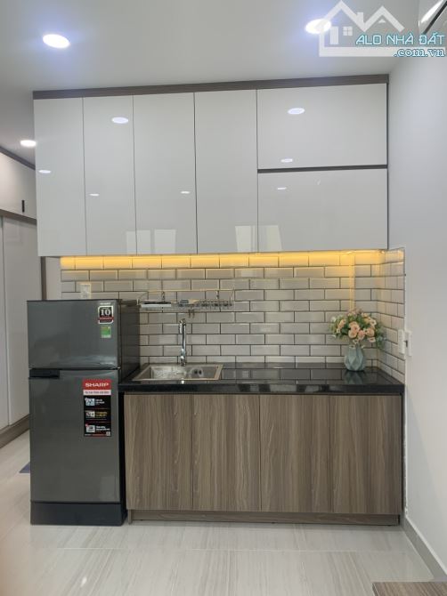 CĂN HỘ DỊCH VỤ FULL NỘI THẤT, CÓ MÁY GIẶT RIÊNG, CỬA SỔ LỚN, HẦN UEH, ĐẠI HỌC HOA SEN - 3
