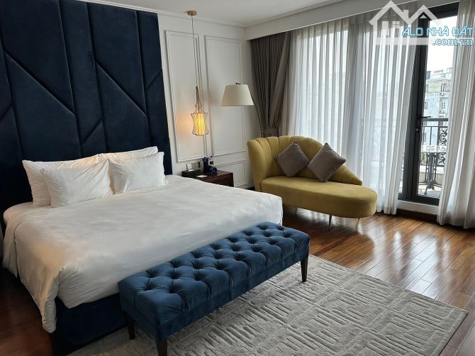 Bán Khách Sạn Mặt phố Hàng Bông - 200m ra Hồ Gươm- DT 180m2 - 11T - MT 7.5m - 43P - 175 Tỷ