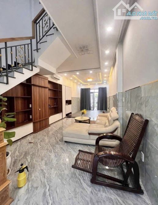 THUA LỖ BÁN GẤP NHÀ CAO ĐẠT,QUẬN 5-GIÁ:4,2TỶ/68,8m2(4,3x16m).XE HƠI ĐỖ TRONG NHÀ.SỔ ĐẸP - 4