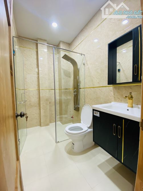 Bán Nhà 2 Mặt Tiền Hẻm 8m- CMT8- Giáp Q3- 4mX16m- 6Tầng- Kinh Doanh Đỉnh- ÔTô Đỗ Trong Nhà - 4