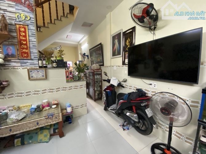 CHỈ 2,5 TỶ, NHÀ  ĐẸP  1 TRỆT 1 LẦU LINH ĐÔNG BTCT, 33M2 (4❌8M), 2PN,2WC - 4