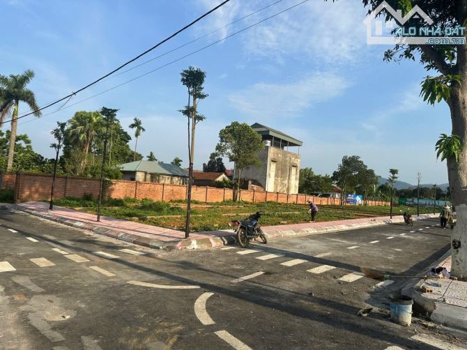 Tân Xã Thạch Thất -Đối Diện Xanh Vilas Lô đất nền cực đẹp DT:100m thổ cư -Hai Mặt Thoáng - 4
