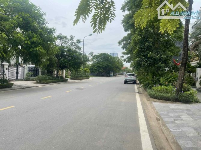 BÁN BT ĐƠN LẬP KITA CIPUTRA, TÂY HỒ, 320M2, 4TẦNG, 4 MẶT THOÁNG, 2 MẶT TIỀN VIE CÔNG VIÊN - 4