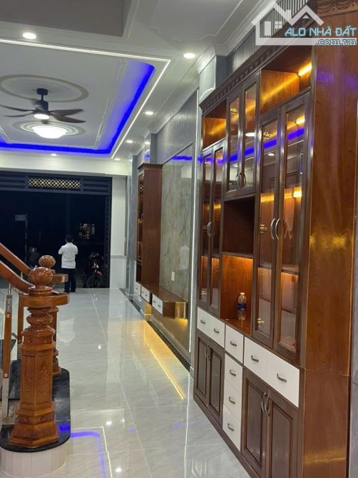 🔥 NHÀ 1 TRỆT 2 LẦU – KDC DĨ AN – ĐƯỜNG 8M, VỈA HÈ 6M – GIÁ CHỈ 5 TỶ 🔥 - 4