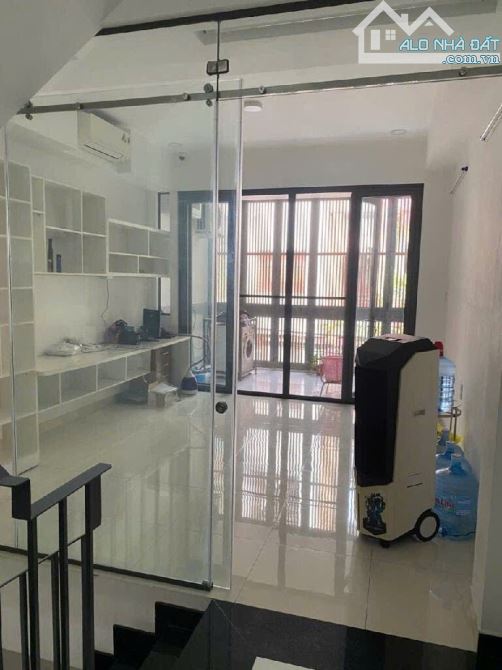 Bán nhà 4 tầng, Đường số 47, Quận 7. DT 60m2, full nội thất. Chỉ 11tỷ - 4