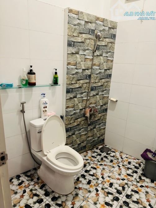 Quá rẻ chỉ 109tr/m2! Bán đất tặng nhà 3 tầng 100m2 ngang đẹp 11m - hẻm xe hơi P. 5 gần BV - 4