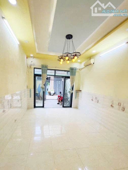 NHÀ B.ÁN THỐNG NHẤT GV - HẺM Ô TÔ VÀO NHÀ - 72M²(4×18) - 4 TẦNG LẦU CHỈ 6.X TỶ - 4