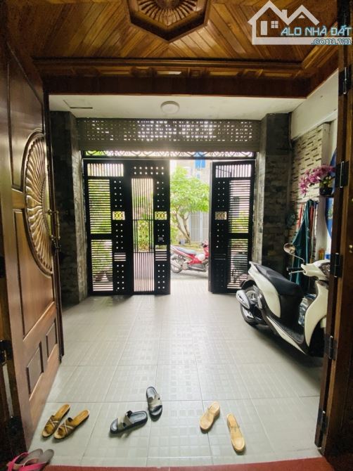 BÁN NHÀ 5 TẦNG NỘI THẤT FULL GỖ CAO CẤP, LÊ VĂN KHƯƠNG THỚI AN Q12, DT 80M²(4.6×18) - 4