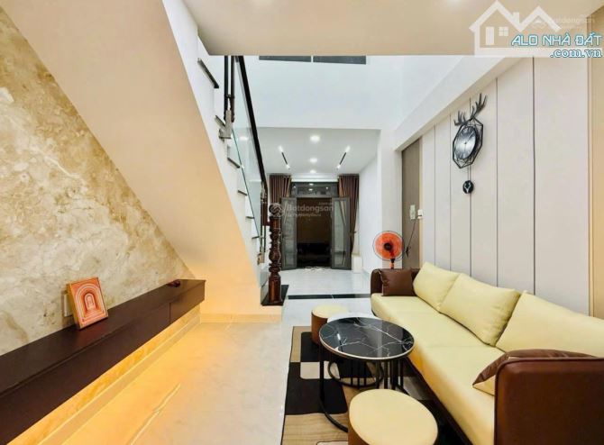 Sang nhượng căn nhà địa chỉ phường 12 Hoàng Dư Khương (67,5m2) giá 2tỷ3 đường 6m - 4
