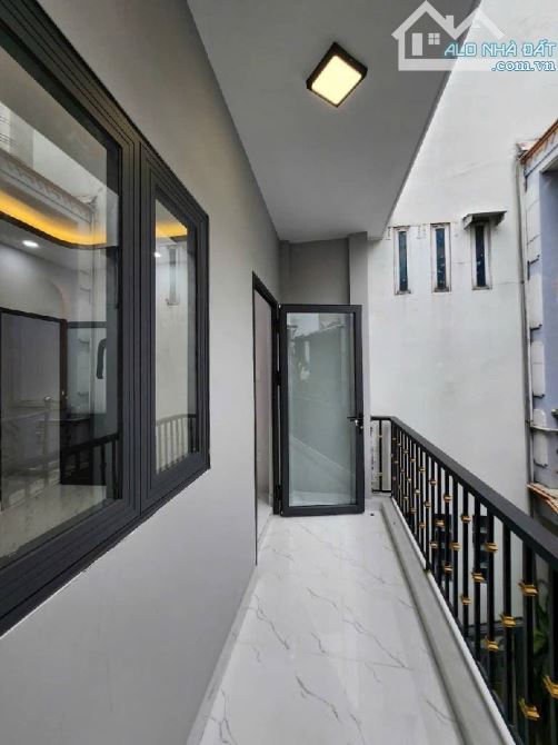 Bán nhà 2 tầng đẹp - 4 x 9 vuông vức - gần Nguyễn Sơn - Trung tâm Tân Phú - chỉ hơn 4 tỷ - 4