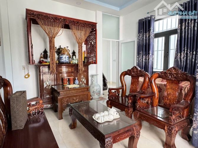 Bán Căn Nhà 2 Tầng , full Nội Thất gỗ , đường ô tô , Gần Đường 23/10 giá 3 tỷ 800 triệu - 4