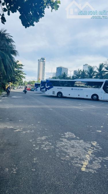 NHÀ HÀNG 3 TẦNG NGAY BÃI TẮM MỸ KHÊ-VÕ NGUYÊN GIÁP -DÒNG TIỀN 220 TRIỆU THÁNG - 4