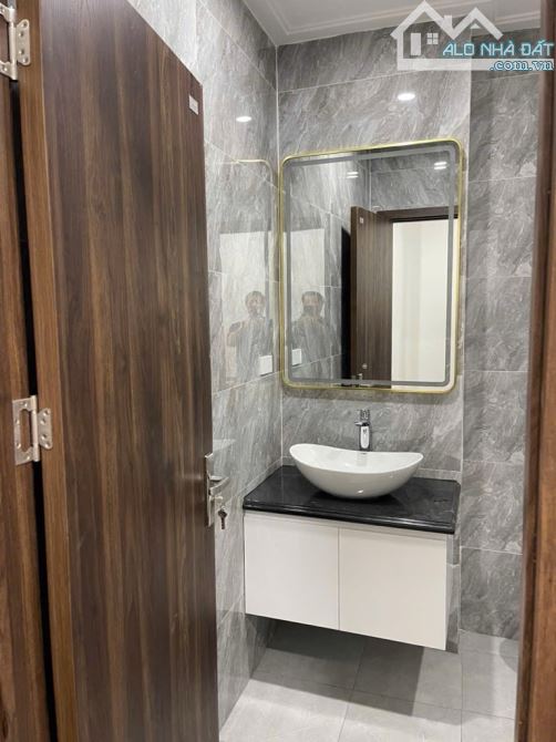 Bán nhà Kim Đồng , ô tô vào nhà , thang máy , kinh doanh , DT 55M x 6T x 17,5 Tỷ - 4