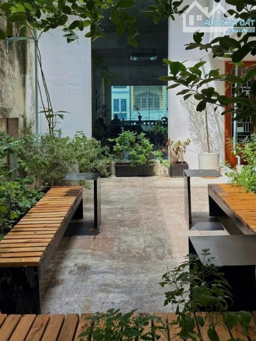 MT Phan Xích Long Vs Hoa Sứ. DT: 8x15m. Hầm + 4 tầng. Có HĐ: 160 Tr/th. Bán: 96 tỷ - 4
