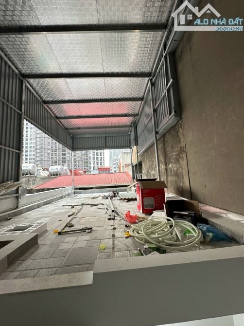 Cho thuê nhà ngõ 13 Lĩnh Nam, 4 tầng x 26m2, 3  ngủ, 4 vệ sinh, 12 triệu - 4