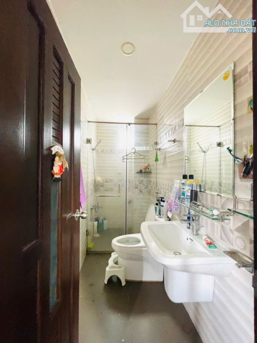 NHÀ 5 TẦNG SANG XỊN CÁCH MT 20 MÉT HẼM 1 SẸC THOÁNG KHU DÂN TRÍ AN YÊN ••••••••••••••••••• - 4