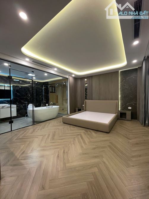 SIÊU MẪU VIỆT HƯNG – LÔ ĐẸP ĐÁNG SỞ HỮU - 60M2 - 7 TẦNG - THANG MÁY - VỈA HÈ - Ô TÔ TRANH - 4