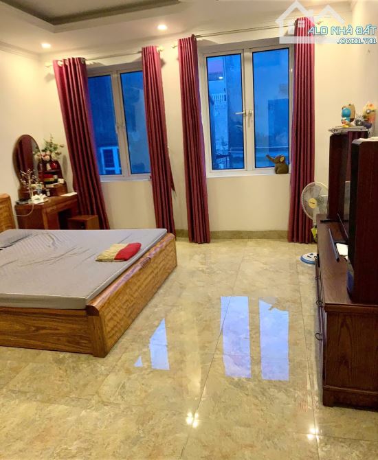 Nhà đẹp 4 tầng phố Gia Thượng - Full options xung quanh nhà - 4