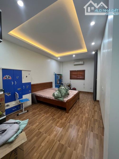 CHO THUÊ NHÀ NGUYÊN CĂN TẠI NGỌC TRÌ - THẠCH BÀN - Ô TÔ ĐỖ GẦN - 3PN - NỘI THẤT CƠ BẢN - 4