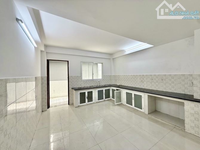 BÁN TÒA CHDV - 6 TẦNG - 20 PHÒNG - NGAY ĐH VĂN LANG - ĐƯỜNG 10M - Doanh Thu CAO - 4