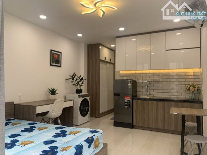 CĂN HỘ DỊCH VỤ FULL NỘI THẤT, CÓ MÁY GIẶT RIÊNG, CỬA SỔ LỚN, HẦN UEH, ĐẠI HỌC HOA SEN - 4