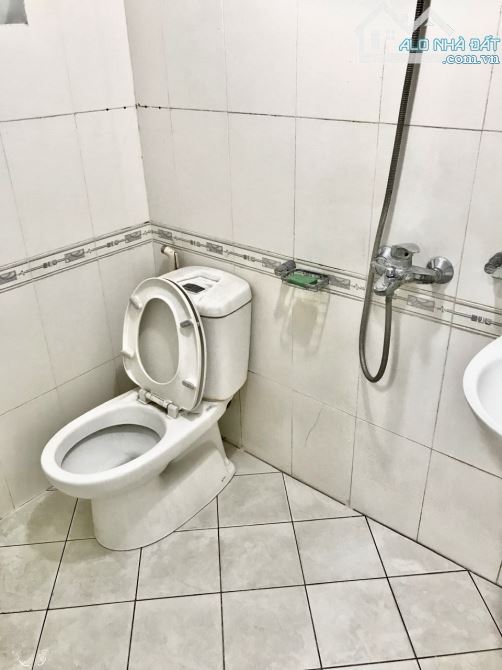 Cho thuê nhà nguyên căn ngõ 26, Đường Trần Thái Tông, Dịch Vọng Hậu, Cầu Giấy, Hà Nội. DT - 4