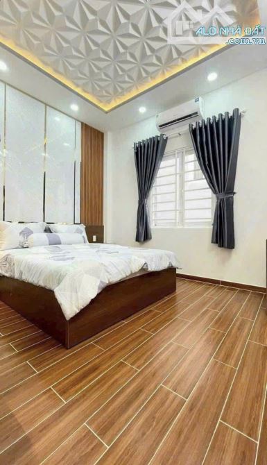 THUA LỖ BÁN GẤP NHÀ CAO ĐẠT,QUẬN 5-GIÁ:4,2TỶ/68,8m2(4,3x16m).XE HƠI ĐỖ TRONG NHÀ.SỔ ĐẸP - 5