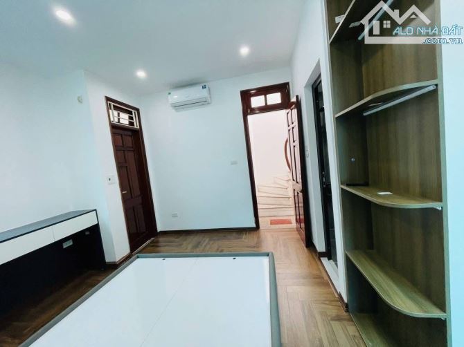 Bán nhà Yên Hoà 5 tầng, lô góc, gần phố, sổ vuông - 5