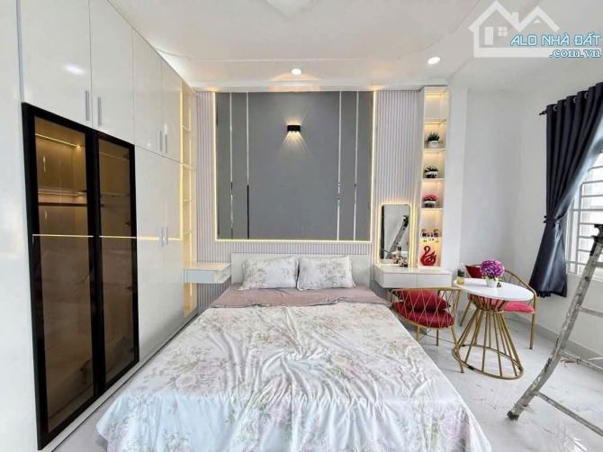 Nhà ngộp Trịnh Đình Trọng, Q.Tân Phú giảm sâu 300 triệu còn 2 tỷ 350 / 64m2, SHR - 5