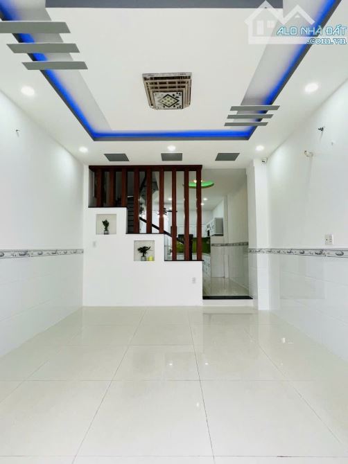 NHÀ ĐẸP THỐNG NHẤT GV - HẺM XE TẢI THÔNG - 61M²(4×15,3) - 3 TẦNG LẦU HƠN 6 TỶ - TẶNG NT - 5