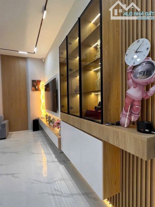 NHỈNH 5 TỶ - SIÊU PHẨM CĂN GÓC HẺM XE HƠI NGUYỄN THỊ ĐẶNG - NGANG ĐỈNH 7M - 80M2 - 3 TẦNG - 5