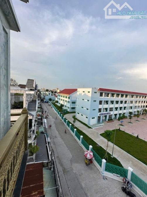BÁN NHÀ ĐƯỜNG TỈNH LỘ 10,NGAY TRƯỜNG HỌC BTĐB (4 x 17 x 4 Tầng) 6.9 TỶ TL - 5