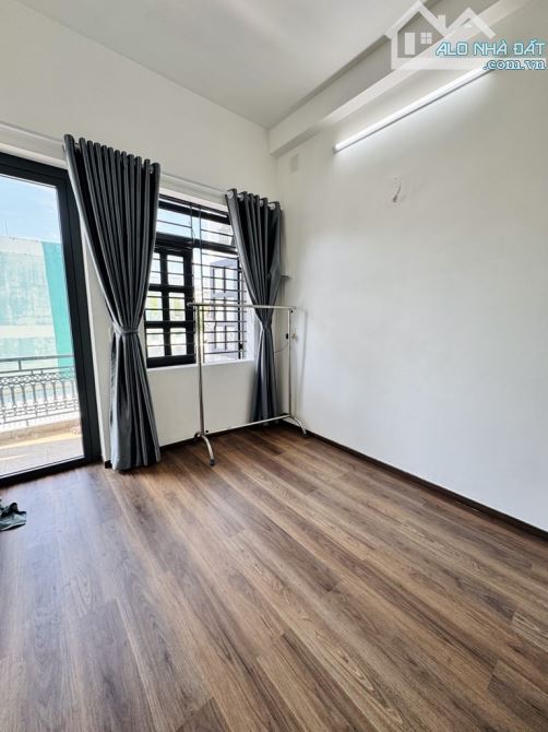 NHÀ 5 TẦNG - 72M² A4 - NGANG 6M - HXH 7 CHỖ THÔNG SÁT MT - XE HƠI NGỦ NHÀ - GẦN EMART 2 - 5