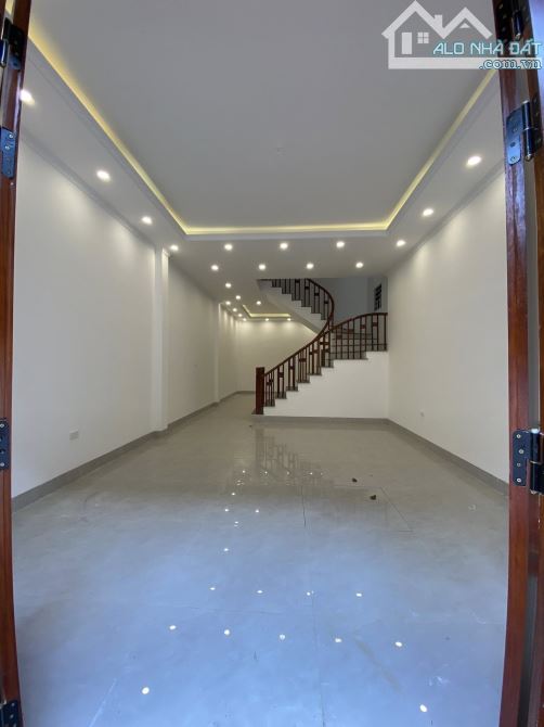 Bán nhà phố Triều Khúc- Ngõ Thông KD - 80m2  Giá 13 tỉ - 5