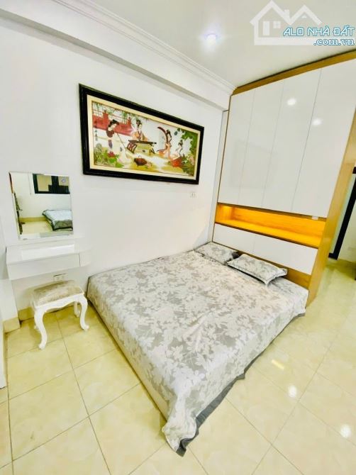 Bán nhà Cầu Giấy 7 tầng thang máy-dòng tiền-nhà siêu đẹp như mới dt 46/50m 7T mt 4,5m - 5