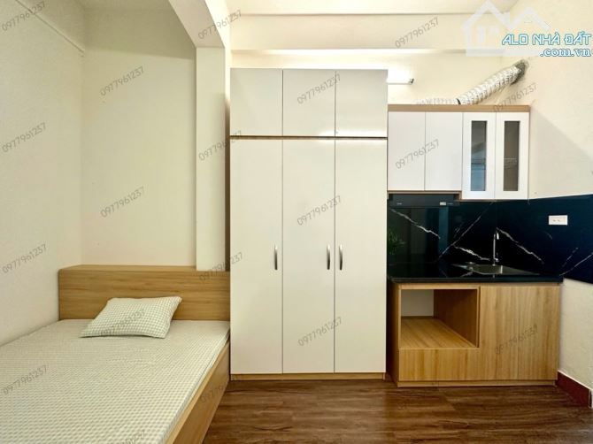 ĐI XEM NGAY NHÀ PHẠM TUẤN TÀI 56m2. THANG MÁY + 2 Ô TÔ TRÁNH TRƯỚC NHÀ + 11 PHÒNG - 4