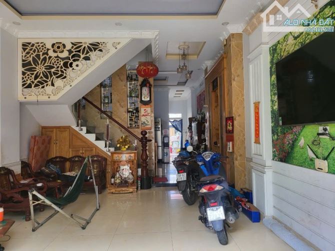 Bà Điểm (XTĐ-HM) bán nhà 3 tầng gần Lê Thị Kim 5,4x25 4PN thông các hướng giá 6,5tỷ. - 5