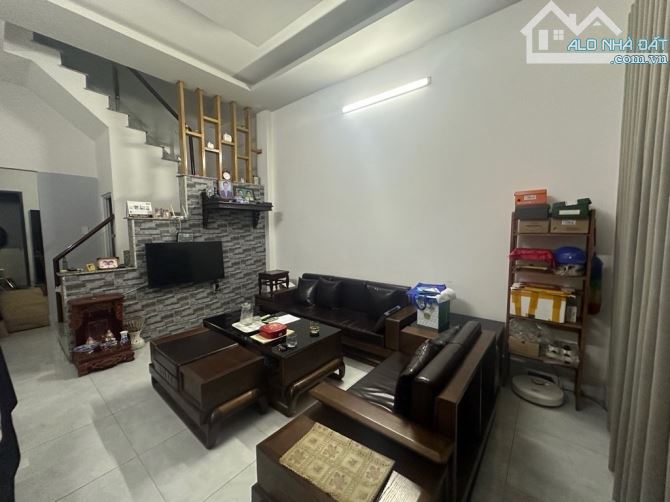 BÁN NHÀ CHÍNH CHỦ TRANG BÌA,HẺM TẢI TẬN NHÀ PHAN VĂN HỚN QUẬN 12, DT 60M² ( 4× 15), 3 TẦNG - 5