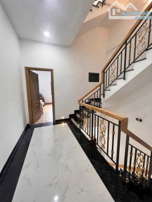 THUA LỖ BÁN GẤP NHÀ CAO ĐẠT,QUẬN 5-GIÁ:4,2TỶ/68,8m2(4,3x16m).XE HƠI ĐỖ TRONG NHÀ.SỔ ĐẸP - 6