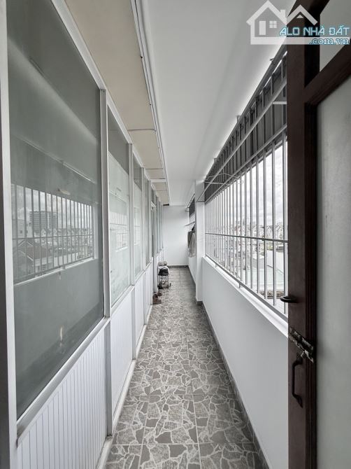CHDV 6 TẦNG, 4M x 25M, HẺM XE TẢI, DÒNG TIỀN 90TR/THÁNG, GẦN ĐH VĂN LANG, CHỈ 16.X TỶ - 6