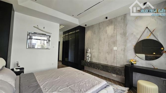 Bán gấp nhà phố 2 mặt tiền hẻm Q7, nội thất cao cấp - 6