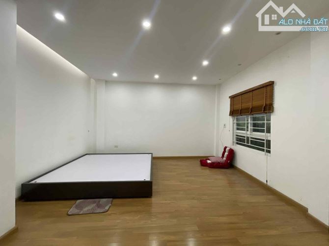 Nguyễn Phúc Lai, 74m, 4ngủ, Ô tô, Kinh doanh, Sát phố, Mặt tiền to, Sổ vuông, GPXD 9 tầng - 6