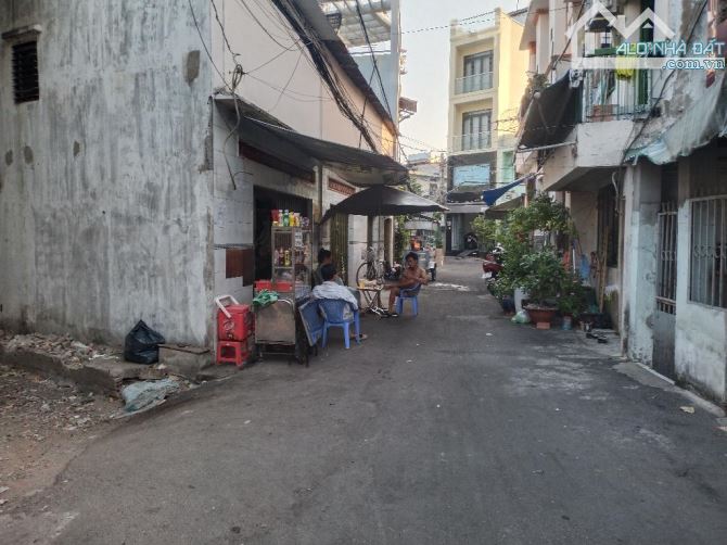 Bán đất Hồng Bàng , P12, Q6 DT 21 × 26 ( 460m²) Giá 22 tỷ TL.  Mô tả:, - Đất lớn hai mặt h - 6