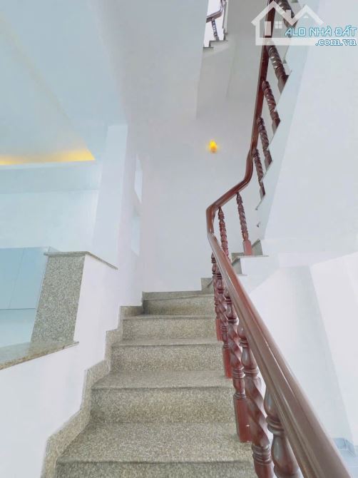 Nhỉnh 5 Tỷ, Nhà dài 32m có mảnh vườn nhỏ trồng rau nuôi gà,HXH 1/ Nguyễn Thị Búp,3 TẦNG - 6